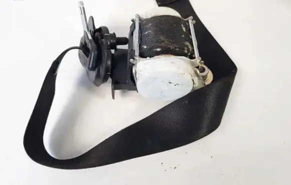 BMW 3 E90 E91 Front seatbelt 340032672 31080600006241