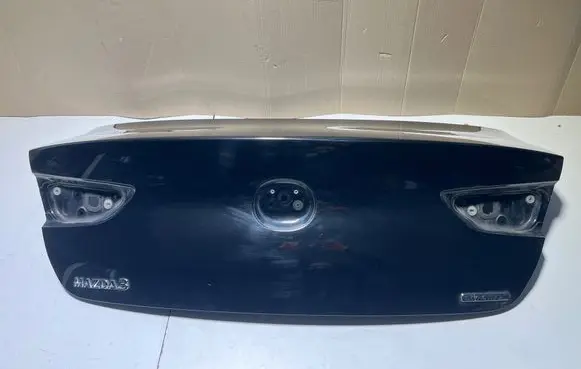 Mazda 3 Tailgate/trunk/boot lid