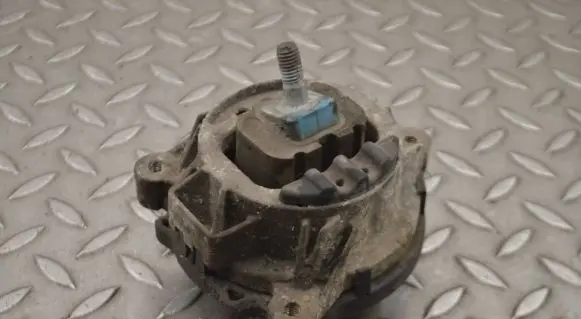 BMW 1 F20 F21 Engine mount bracket 6854252