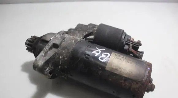 Volkswagen PASSAT B7 USA Starter motor 0001153009