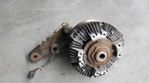 Iveco Daily 6th gen Viscous fan clutch 5801974598