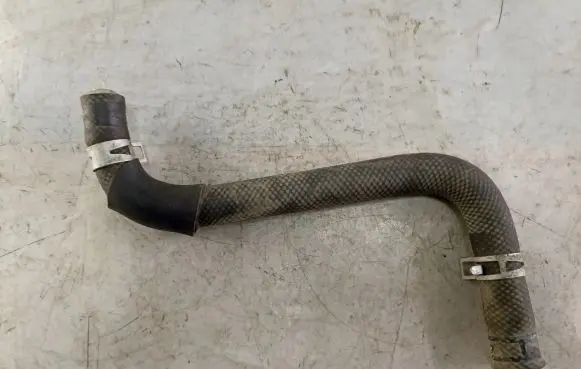 Suzuki Grand Vitara I Engine coolant pipe/hose