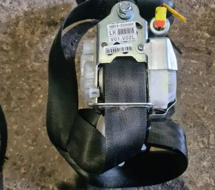 Hyundai i40 Front seatbelt 888203Z000 888103Z000