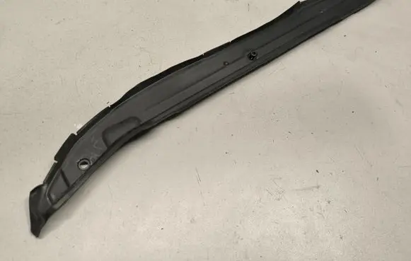 Porsche Cayenne (9Y0 9Y3) Fender end trim 9Y0854778A