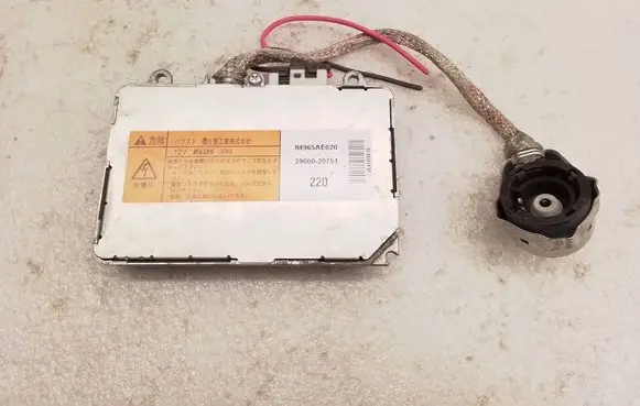 Subaru Legacy Xenon control unit/module 84965AE020 3900020751