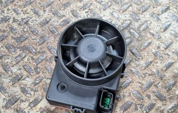 Alarm system siren