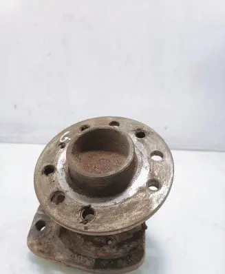 Rear wheel hub
