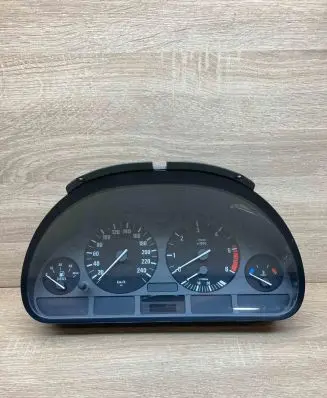 BMW 5 E39 Speedometer (instrument cluster) 8375902 110008735