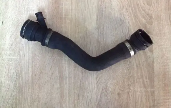 BMW 5 E60 E61 Engine coolant pipe/hose 7789742