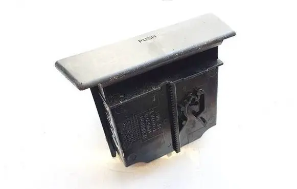 Toyota Avensis T220 Car ashtray n7680