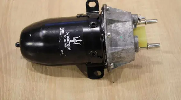 Maserati Ghibli Fuel filter housing 670007856