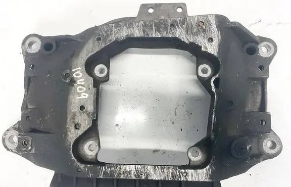Engine mounting bracket