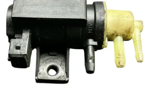 Renault Clio IV Turbo solenoid valve 149567084R 70181408