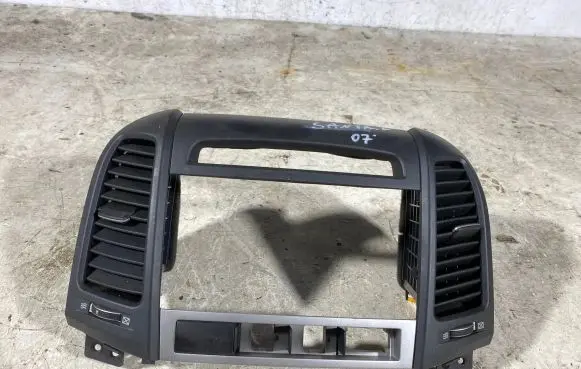 Hyundai Santa Fe Dash center air vent grill 974202b900