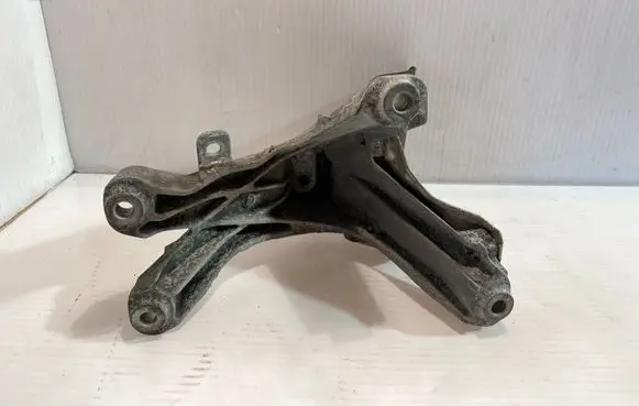 Audi A4 S4 B8 8K Engine mounting bracket 8K0199308AP 8K0199388AA