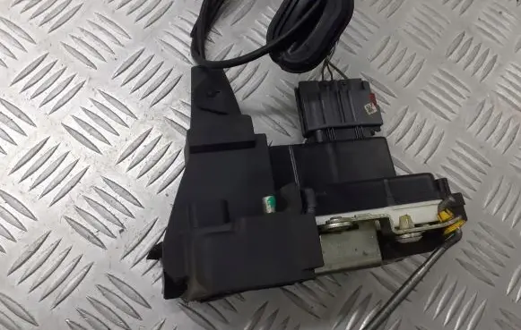 Ford Fusion Rear door lock A26412