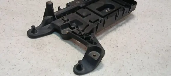 Seat Altea Battery tray 1K0915333