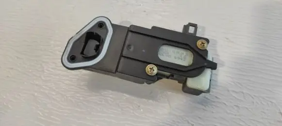 Volvo S40 Fuel tank cap lock 30716226 6942