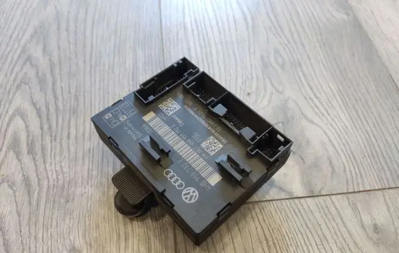 Audi A8 S8 D4 4H Door control unit/module 4H0959792E