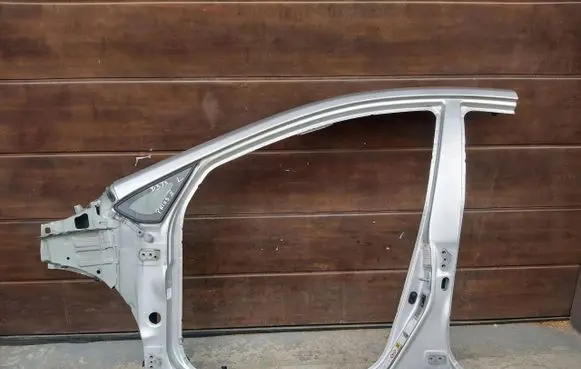Toyota Prius (NHW20) Tailgate/trunk/boot lid PRIUSIILEWYBOK138