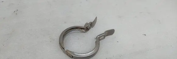 Audi Q2 - Muffler pipe connector clamp 05E253725