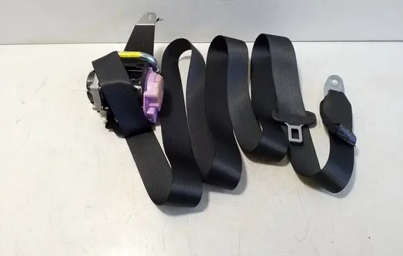 Rear seatbelt