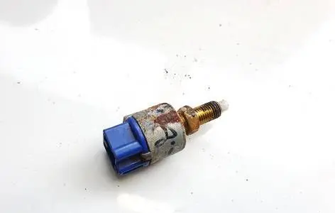 Toyota RAV 4 (XA20) Brake pedal sensor switch