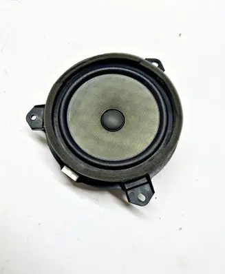 Toyota RAV 4 (XA40) Front door speaker 8616052331