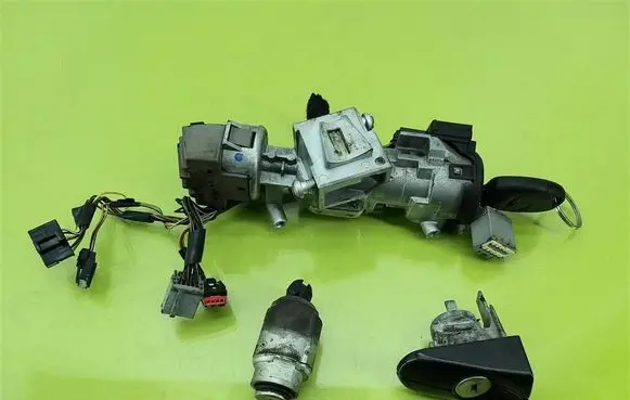 Ford Focus Ignition lock 3M513F880AC