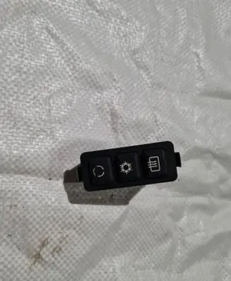 BMW 3 E36 Windscreen/window heater switch 8371020