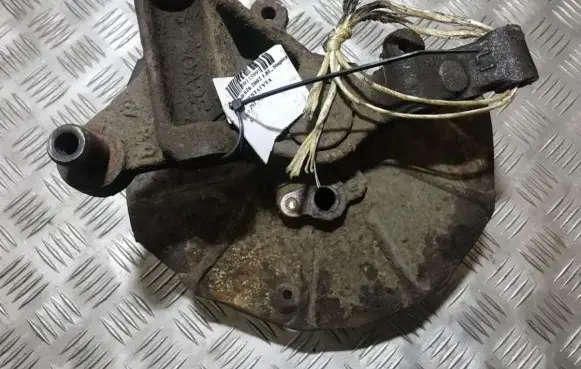 Mazda 626 Rear wheel hub