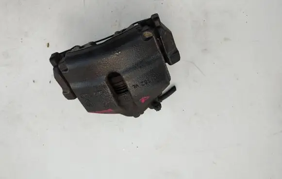 Volkswagen Jetta VI Front Brake Caliper Pad/Carrier 