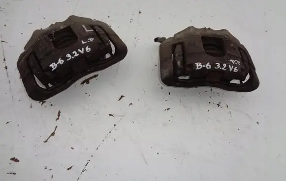 Volkswagen PASSAT B8 Front brake caliper