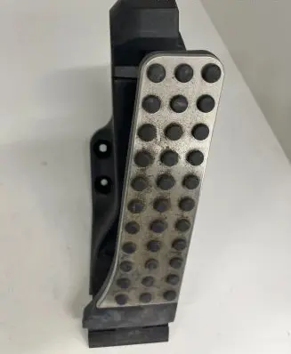 Mercedes-Benz EQC Accelerator throttle pedal A2533002000