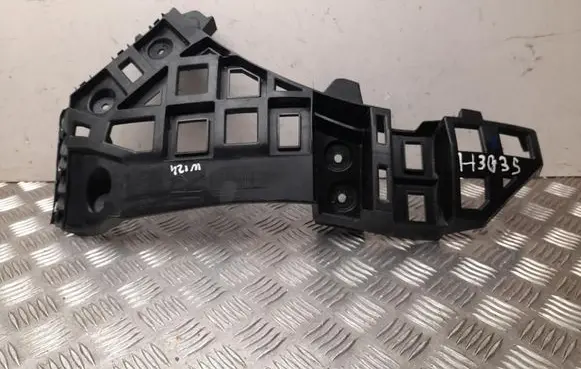 Rear bumper mounting bracket