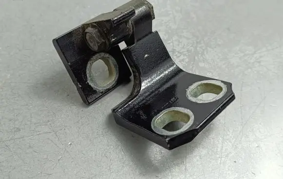 Jeep Cherokee Rear door lower hinge