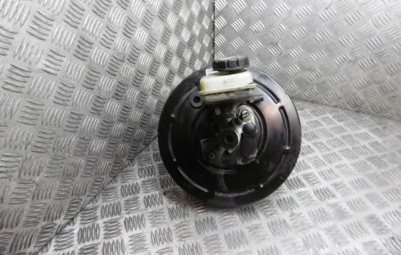 Renault Megane II Brake booster 8200157453