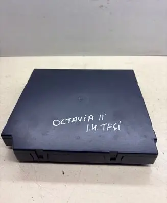 Skoda Octavia Mk2 (1Z) Comfort/convenience module 1K0937087R