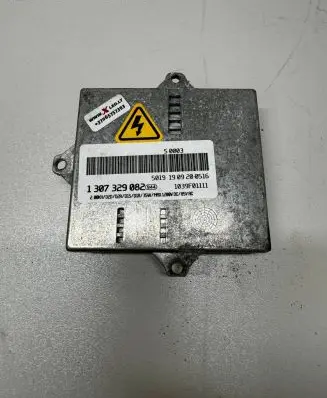 Mercedes-Benz C W204 Headlight ballast module Xenon 1307329082 1039F00111