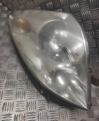 Toyota Corolla Verso AR10 Headlight/headlamp