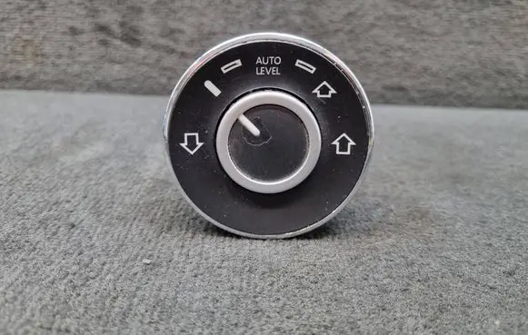 Volkswagen Touareg I Suspension ride height/mode switch 7L6927135D