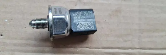 Audi Q5 SQ5 Fuel pressure sensor 06K906051C