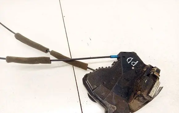 Toyota Corolla Verso AR10 Front door lock 