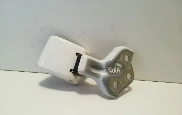 Opel Vivaro Loading door lower hinge 9820017880
