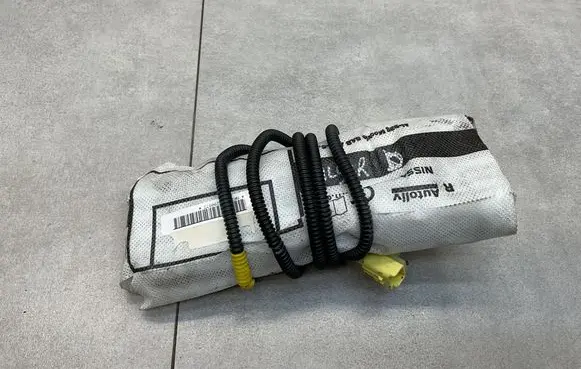 Nissan Pulsar Seat airbag 