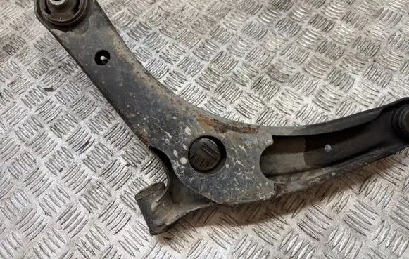 Peugeot 4007 Front lower control arm/wishbone