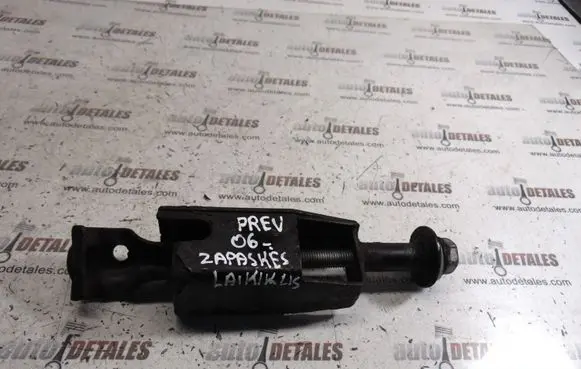 Toyota Previa (XR30, XR40) II Spare wheel bolt 
