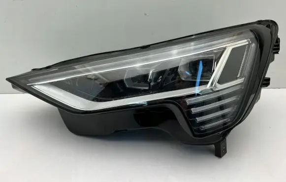 Audi e-tron Headlight/headlamp 4KE941039D