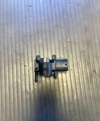 Hyundai Santa Fe Airbag deployment crash/impact sensor 959202B200