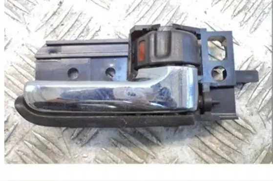 Toyota Avensis T250 Front door interior handle